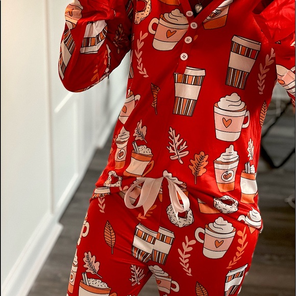 FALL AUTUMN PUMPKIN SPICE DONUT STARBUCKS COFFEE Frappuccino PAJAMAS PJ - Picture 2 of 7
